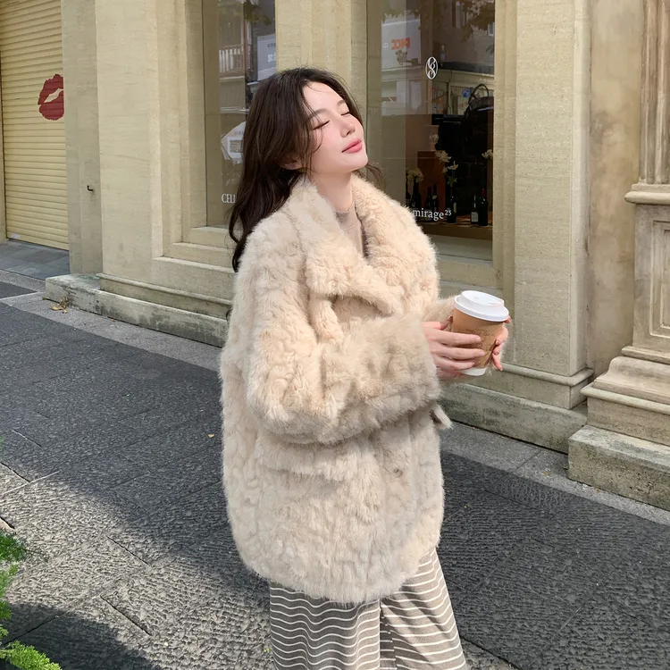 奶茶色软糯环保皮草毛绒绒外套女2025冬季高级感保暖加厚皮毛一体