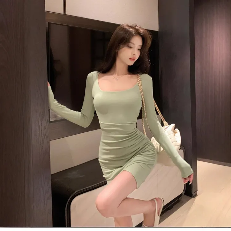 美式辣妹性感褶皱方领连衣裙女秋冬新款设计感不规则显瘦包臀裙子