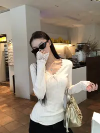 针织衫女早秋氛围感穿搭蕾丝上衣韩系v领修身显瘦长袖毛衣
