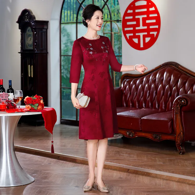 高端三醋酸复古提花酒红色小个子喜婆婆礼服裙妈妈婚宴改良旗袍N