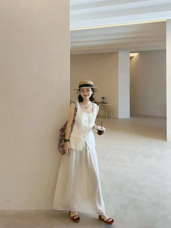 2025夏季新款法式高级感简约背心上衣气质百搭高腰显瘦半身裙套装