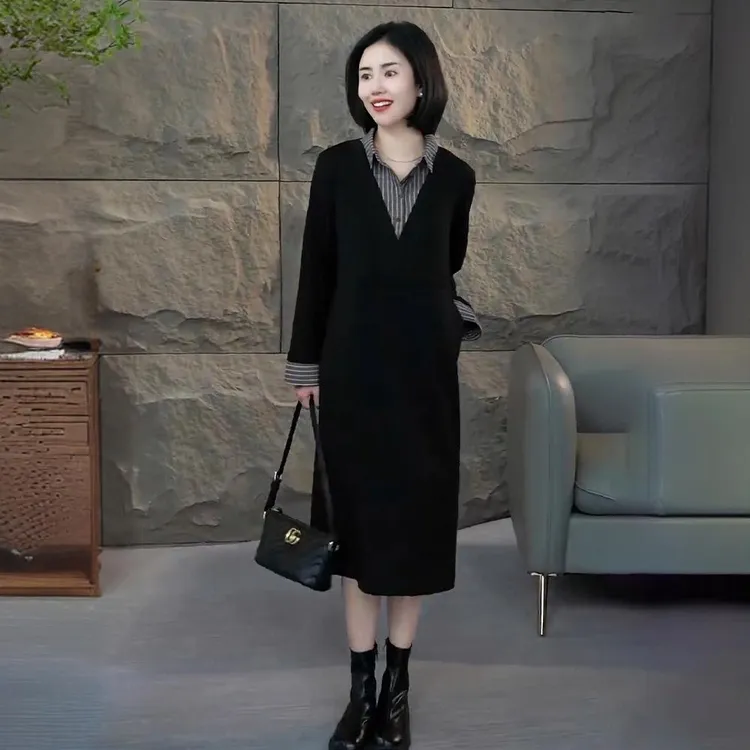 条纹拼接假两件百搭宽松中长款裙子2025秋季直筒黑色连衣裙女