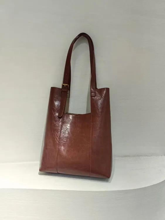 休闲新款轻奢小众大容量托特包韩版大号单肩包简约真皮百搭经典