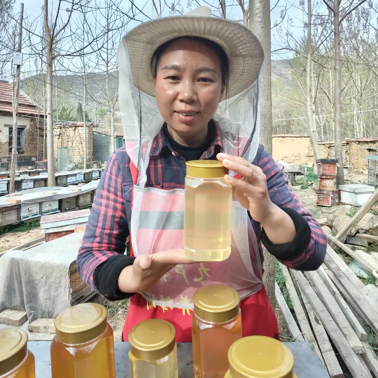 农家自产自销槐花蜂蜜没有任何加工从蜂场到餐桌