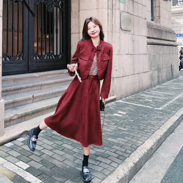 酒红色麂皮绒小香风套装裙2025春秋新款复古轻奢法式氛围感三件套