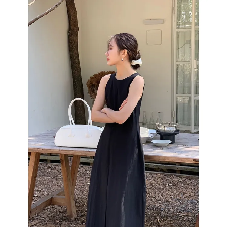 赫本风黑色无袖背心连衣裙子女夏季2025新款茶歇海边度假长裙2430