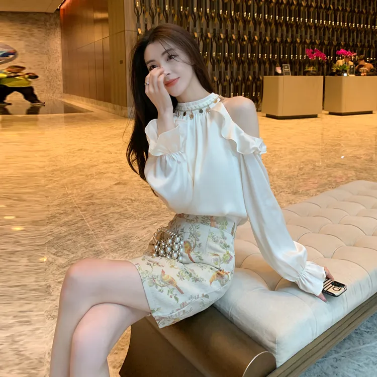 小香风时尚套装裙夏季显瘦气质高级感名媛露肩挂脖衬衫短裙两件套