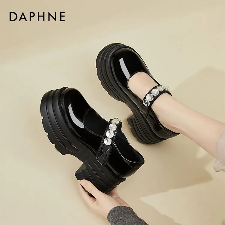 达芙妮玛丽珍鞋女鞋2025新款春秋内增高厚底小皮鞋小个子漆皮单鞋