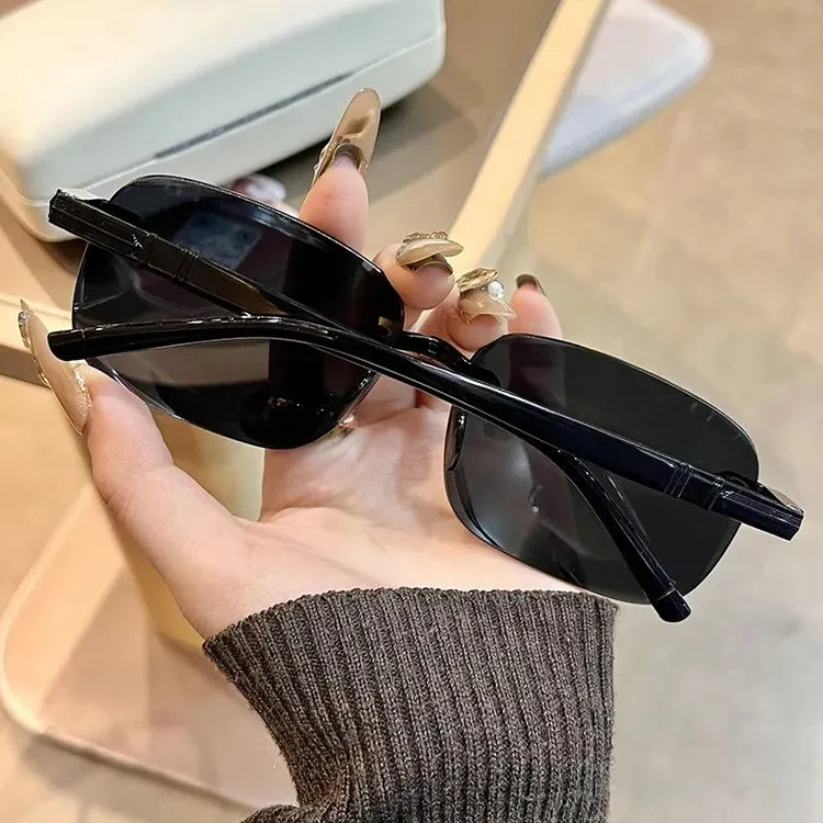 新款男士太阳镜:时尚墨镜夏季户外必备黑灰色树脂长方形太阳镜