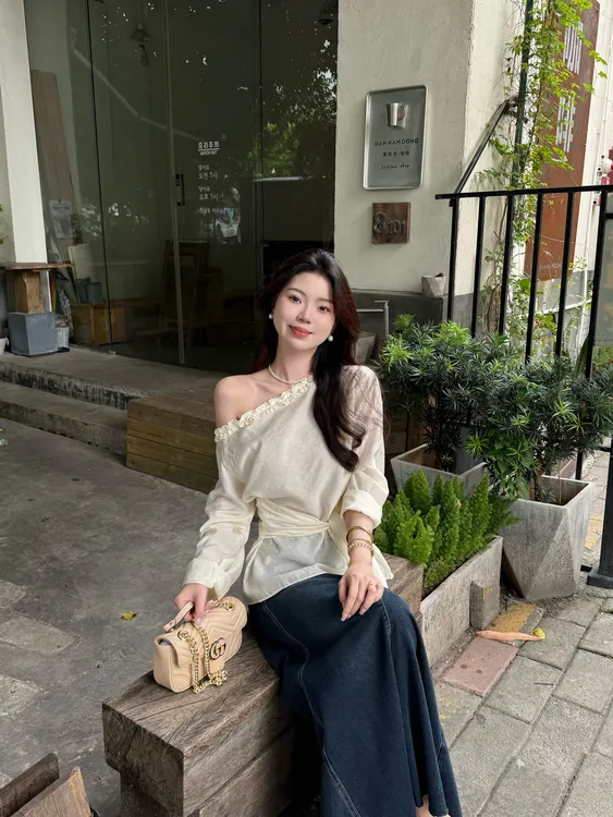 【温柔滤镜】韩系气质木耳边斜肩长袖衬衫温柔收腰设计感休闲上衣女