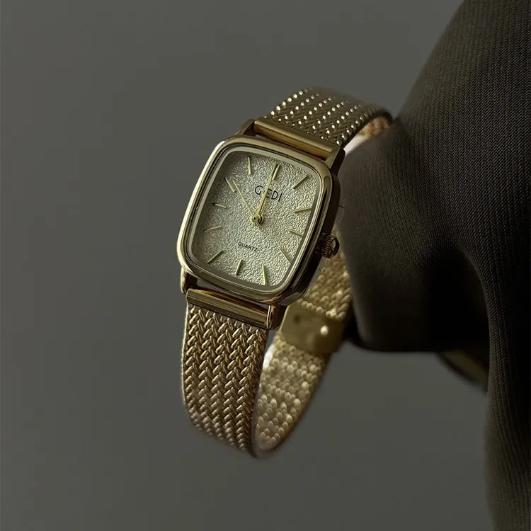 Rune鹿娜《牟》气质时尚简约小众文艺百搭ins女士防水石英表手表