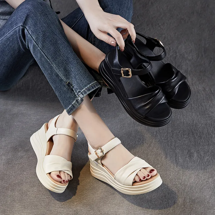 真皮坡跟凉鞋女2025夏季新款松糕高底一字带羊皮妈妈沙滩罗马凉鞋