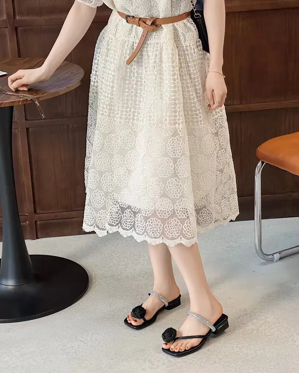 时尚仙女风低跟玫瑰花凉鞋法式显瘦复古套趾套筒夏季粗跟外穿平底