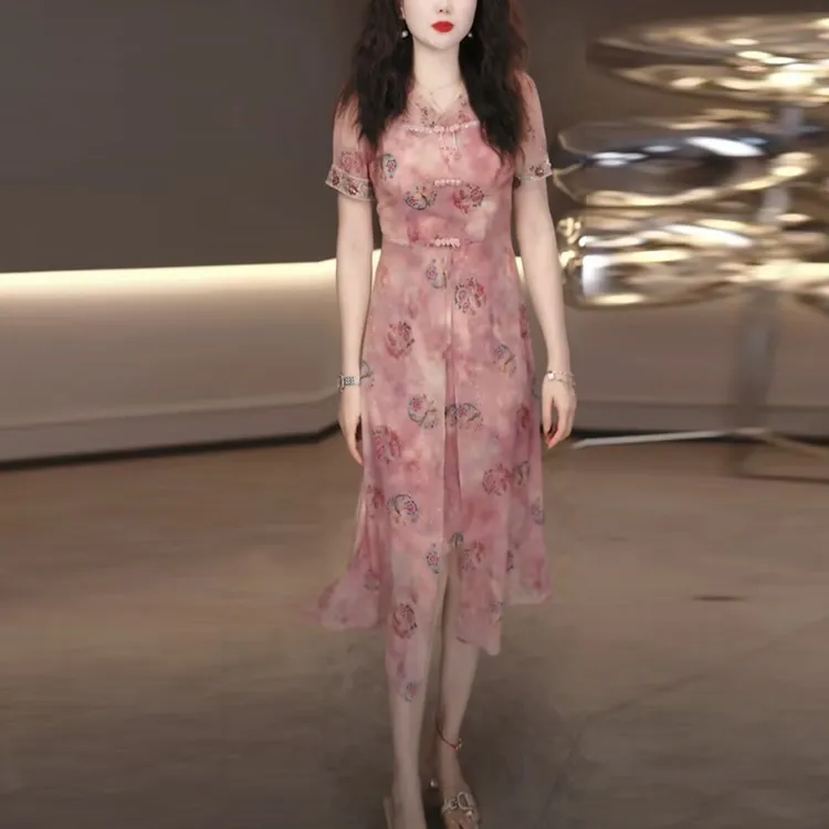 双皱丝阔太太时髦女装2025夏季新款时尚复古盘扣女士洋气连衣裙子