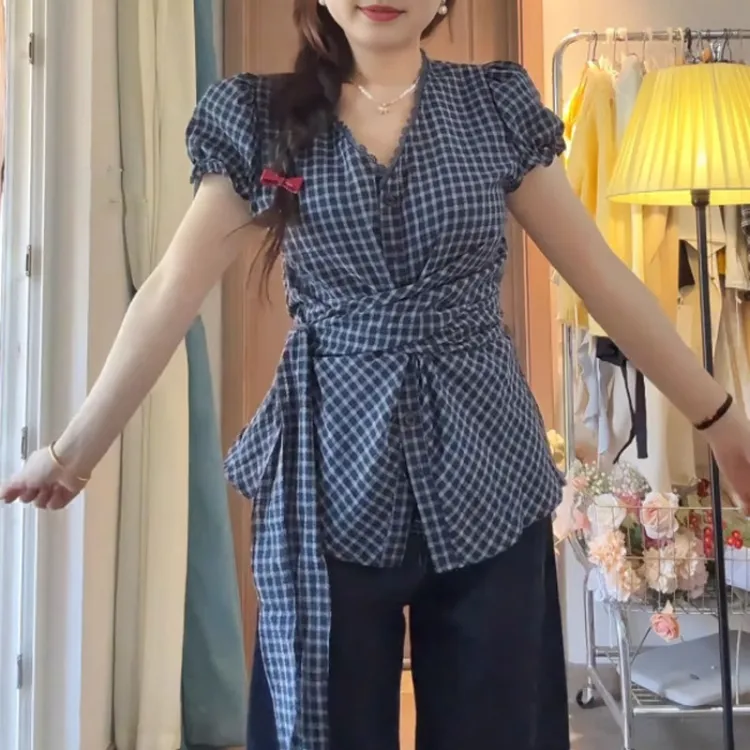 大码女装法式复古系带格纹短袖衬衫夏季蕾丝边V领收腰显瘦上衣