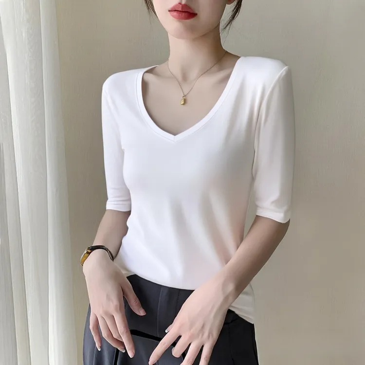百搭夏季白色纯色薄款小众设计感中袖半袖V领T恤女2025夏季通勤修