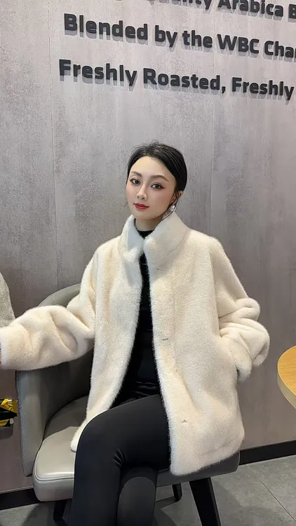 立领仿貂毛绒双色环保毛女宽松型厚款冬季2025新款高级感毛毛外套