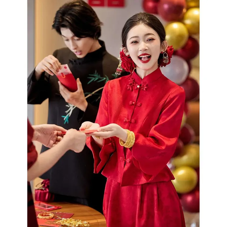 万达撤柜新中式订婚礼裙2025新款高级感旗袍敬酒服两件套新娘回