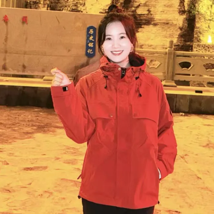 男女款冲锋衣防水防风抗寒情侣装秋冬新款连帽户外登山夹克外套潮