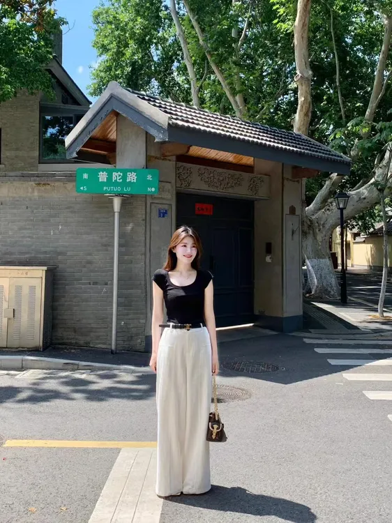 夏季新款洋气衣服女韩版黑色u领通勤时尚短裙T恤垂感直筒裤套装