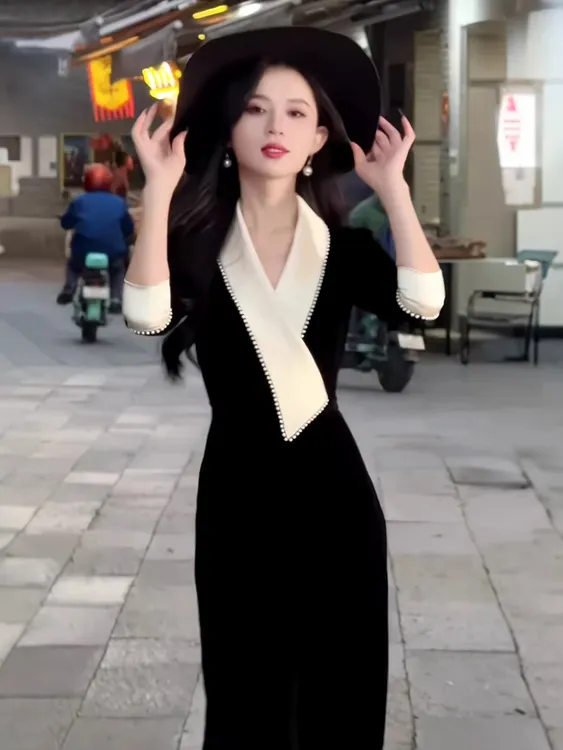 春季气场强大名媛气质长裙高级感正式场合赫本风黑色收腰连衣裙子