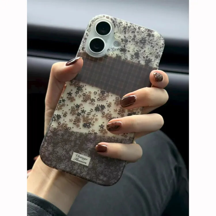 奥菲顿复古拼接碎花适用iPhone17/16大孔手机壳华为vivo小米oppo