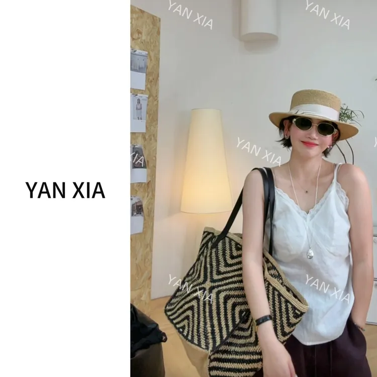 ”活力减龄“ 重工花边可调节吊带背心 单穿叠穿都绝美   W-177