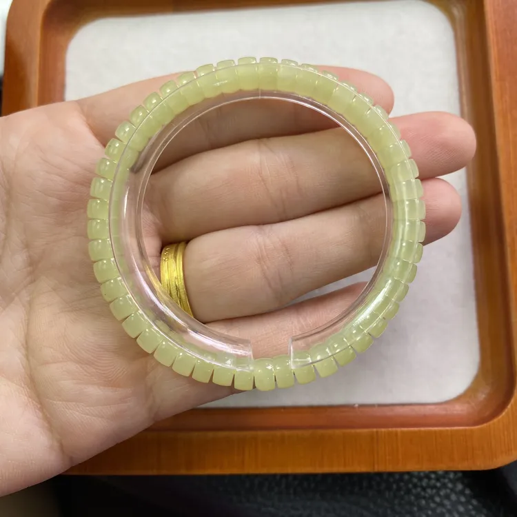 精致百搭和田玉新疆若羌黄口鸡油黄药片珠手串约6mm