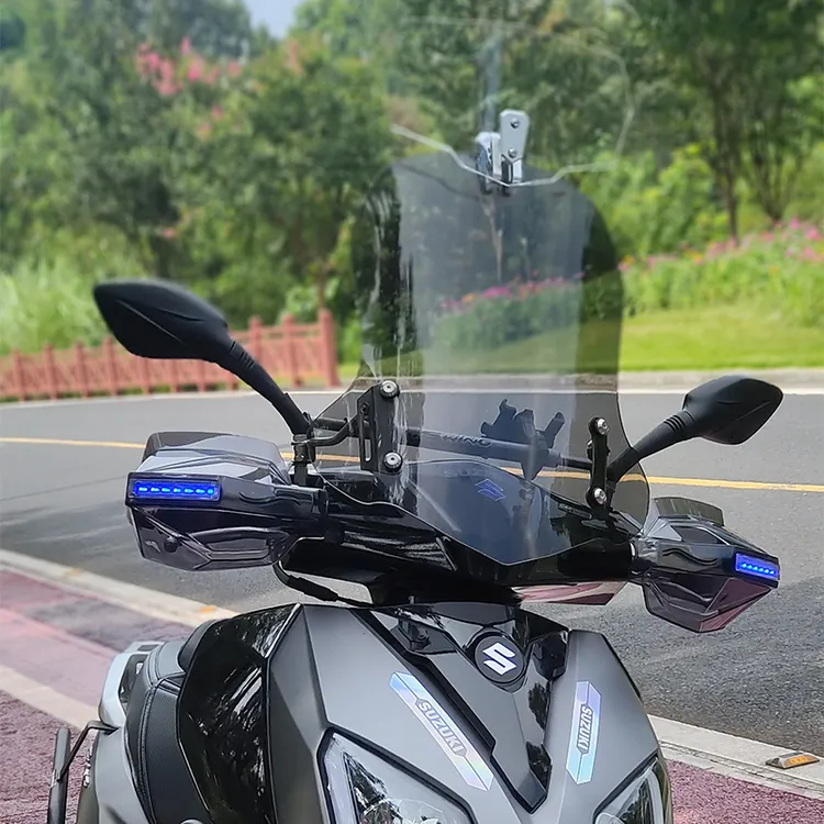 适用suzuki铃木uy125挡风玻璃鸿125前风挡豪爵afr125风挡配件透明