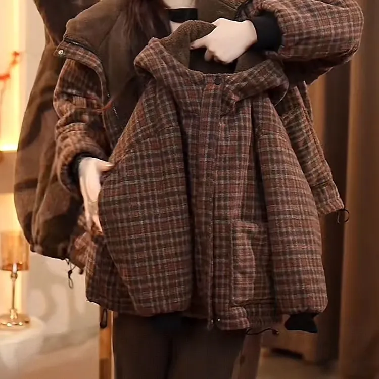 儿童冬季格子夹棉外套男女童洋气时尚保暖风衣中大童冬款连帽衫潮