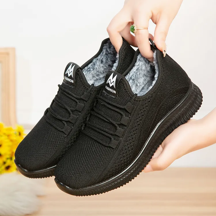 2025冬季新款加绒老北京布鞋女黑色工作鞋运动加厚保暖休闲棉鞋