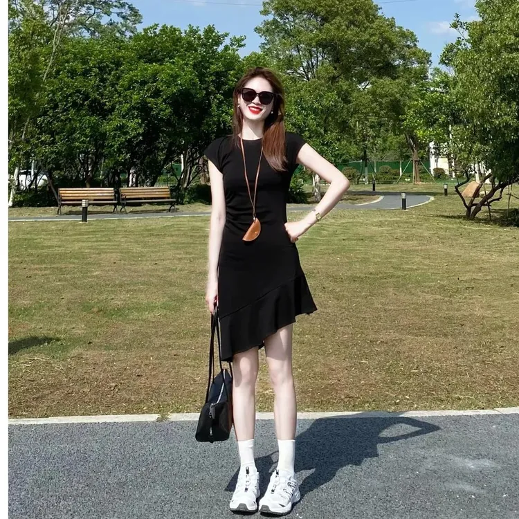 parkyeon2025夏季新款时尚连衣裙夏季不规则修身收腰显瘦气质裙子