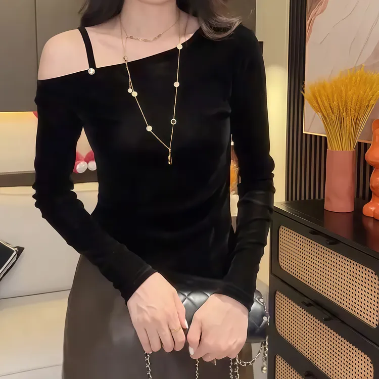 欧洲站洋气漏半肩丝绒小衫法式斜肩长袖T恤女修身显瘦秋季打底衫