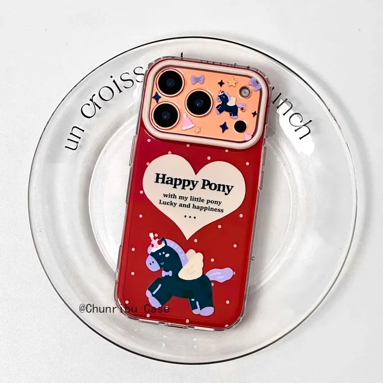 可爱卡通红底爱心戴帽子开心小马适用苹果17/16promax手机壳15/14