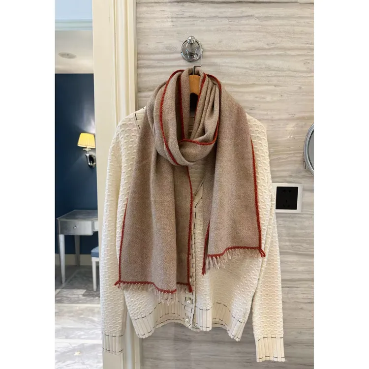 NINASOLOR云朵般舒软撞色边原绒山羊绒秋冬保暖长长款围巾百搭