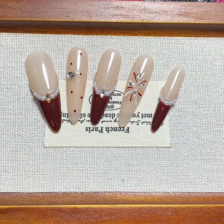 秋冬法式渐变长款手工穿戴甲新年氛围感显白高级美甲片