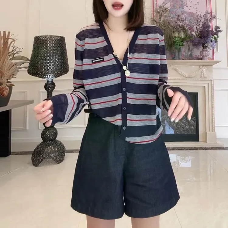 2025年夏季新款韩版时尚休闲显瘦条纹长袖T恤女宽松薄款透气上衣