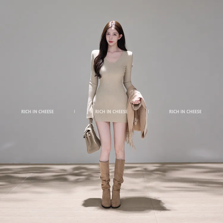 舒胡蕾 茶香可颂【定制细闪包臀裙版】 秋冬长袖高弹针织收腰连衣裙