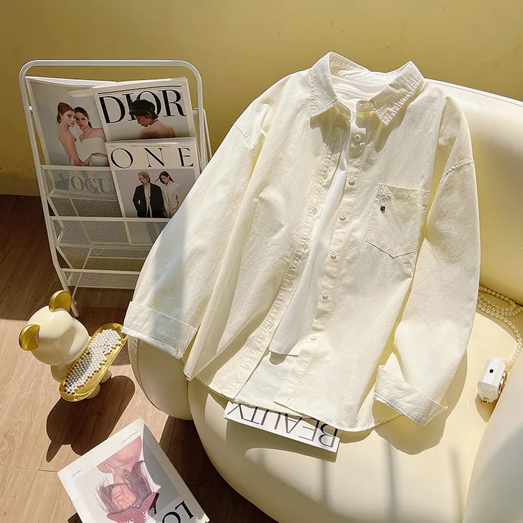 早秋季复古杏色衬衫通勤穿搭2026新款刺绣小众长袖衬衣外套上衣潮