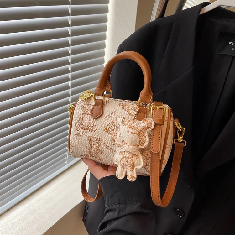 高级感包包女2025新款复古单肩包百搭休闲软皮宽肩带斜挎包枕包