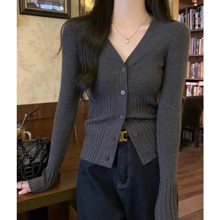 通勤v领气质设计感简约早秋少女风毛针织衫设计感短款长袖上衣