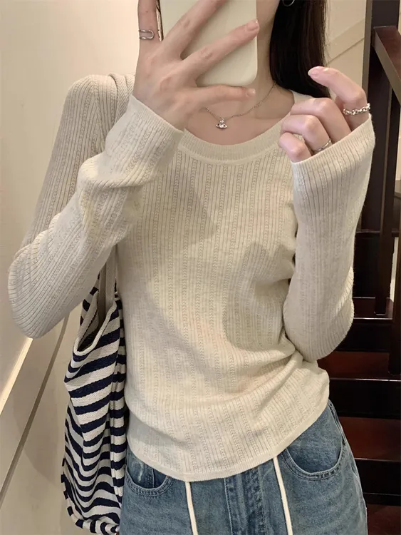 韩版减龄坑条设计感打底上衣女春季内搭修身露锁骨显瘦针织衫长袖