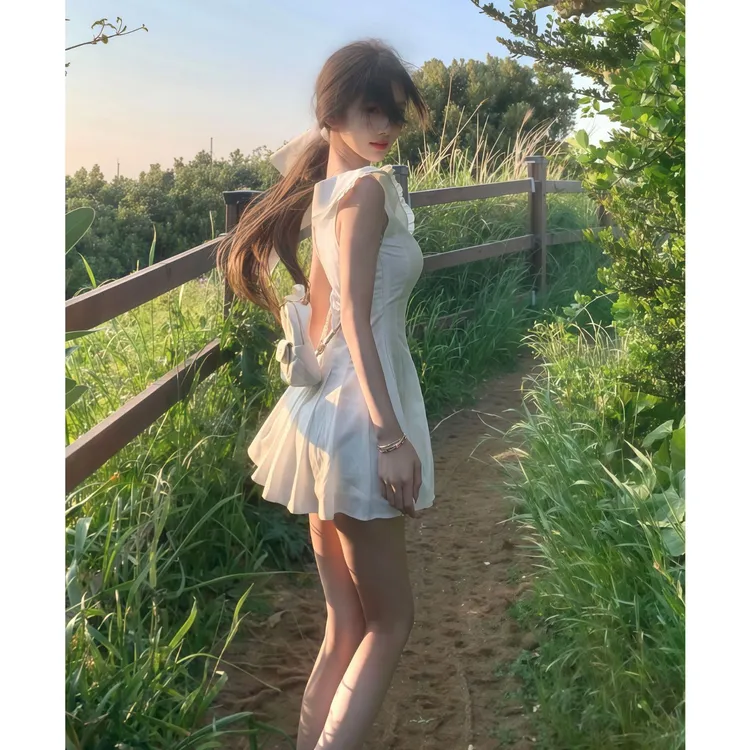 韩系甜美高级感娃娃领气质连衣裙女2025夏季新款收腰显瘦露背短裙