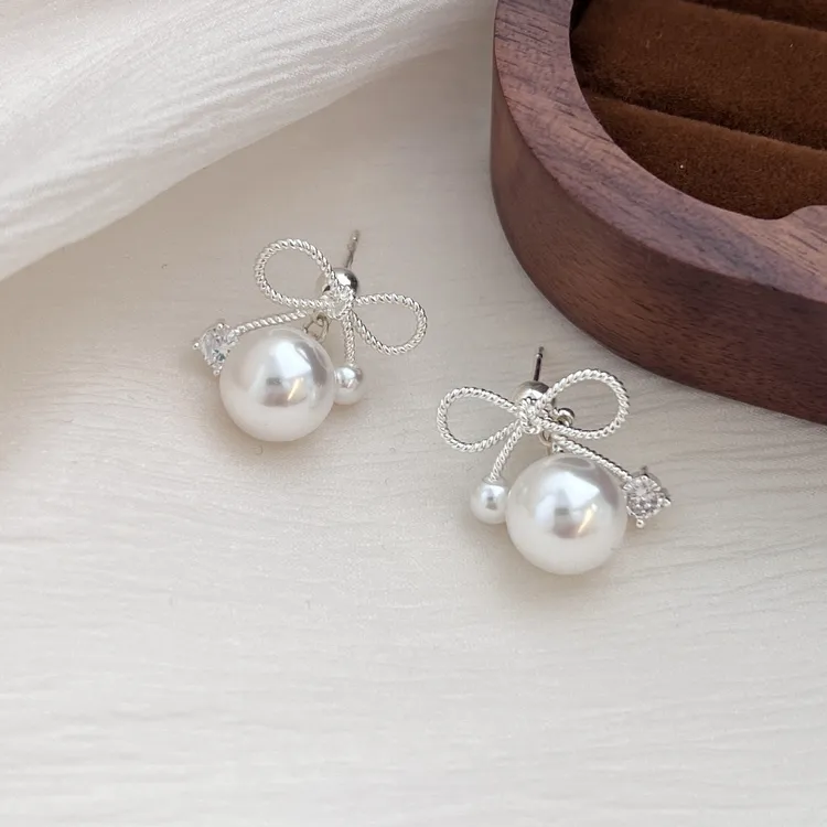 白月光法式超仙甜美蝴蝶结珍珠耳钉轻奢简约小众设计高级感耳饰