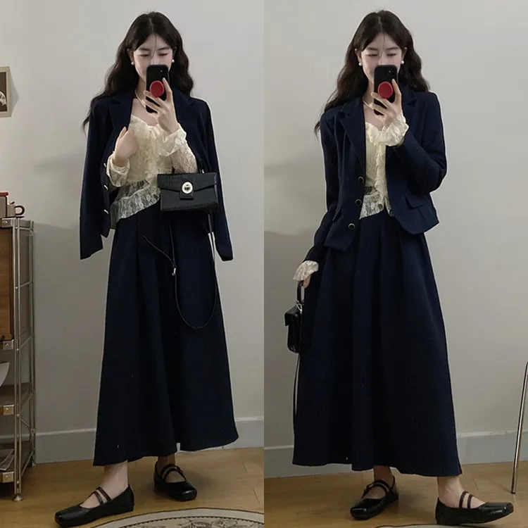 大码胖mm女装蕾丝V领打底上衣百搭显瘦西服套装两件套装女