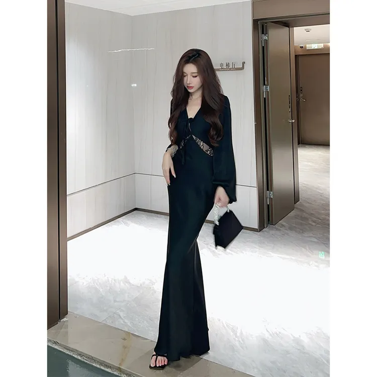 赫本风性感V领镂空法式名媛连衣裙