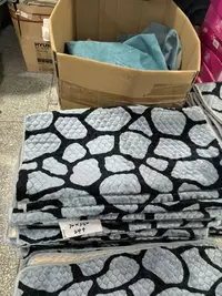 《厚广家》3楼70×150蓝色大理石纹法兰绒防滑沙发垫 发1张