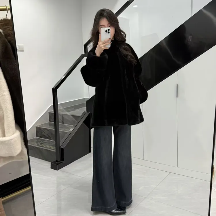 老金严选新高级感时尚环保水貂双色挽袖中长款立领韩版加厚皮毛一体女外套