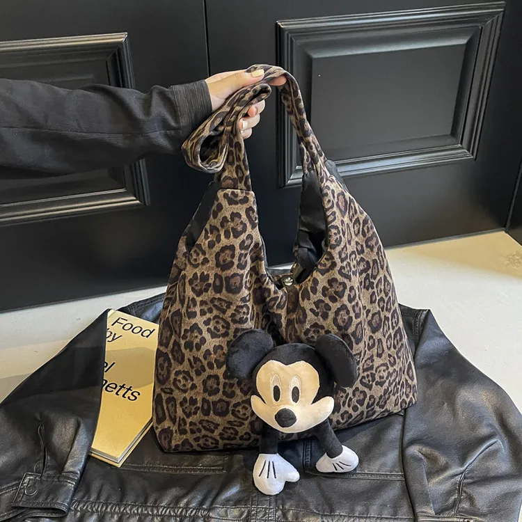 【迪士乐园】2025秋冬流行米奇大容量托特单肩豹纹卡通包F79