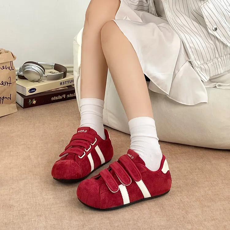 飞跃2025秋冬季新款魔术贴复古休闲板鞋爆款百搭时尚舒适女德训鞋